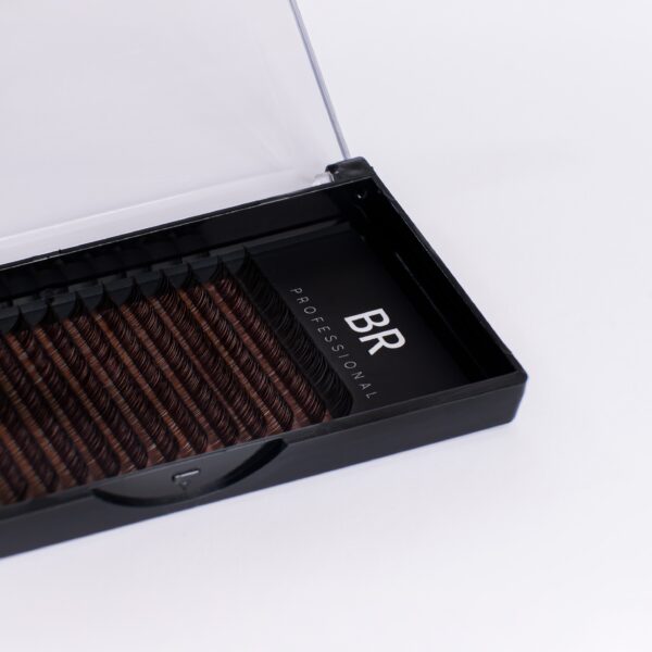 Alternative view of Extensions de cils Brown edition